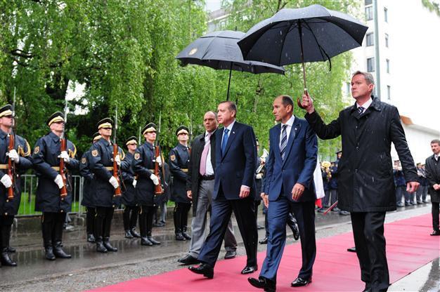 Erdoğan calls for intl move to end Syria drama