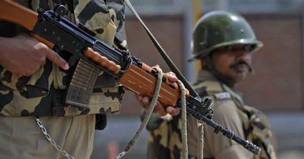 Pakistan firing kills Indian soldier in Kashmir