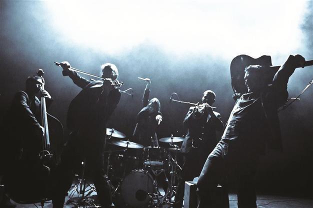 Palinka takes stage at French center