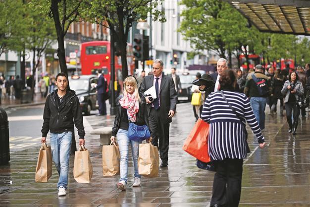 Britain’s annual inflation rate drops to 2.8 percent