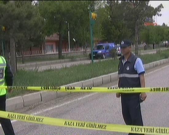 One policeman, three attackers killed in Turkey suicide bombing