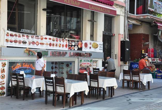 Ban on outdoor tables in Beyoğlu loosened