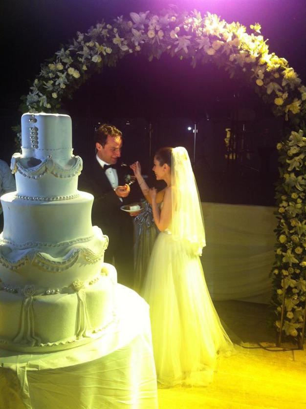 HDN editor ties the knot