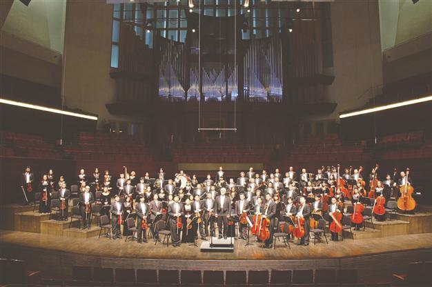 Shenzhen Symphony Orchestra in town