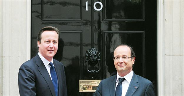 Hollande holds talks in London