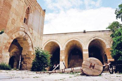 Historical inn hosting local, foreign tourists