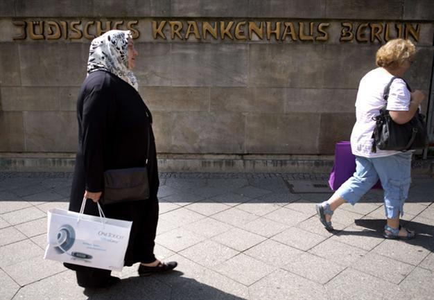 Germany wants religious circumcision protected