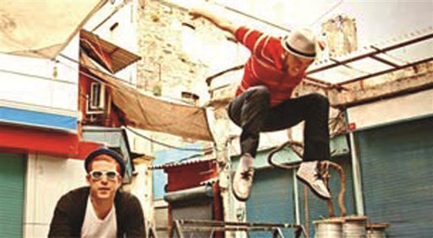 Punk band on stage at Alaçatı beach