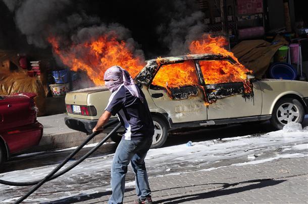 Clashes erupt over banned meeting in SE Turkey
