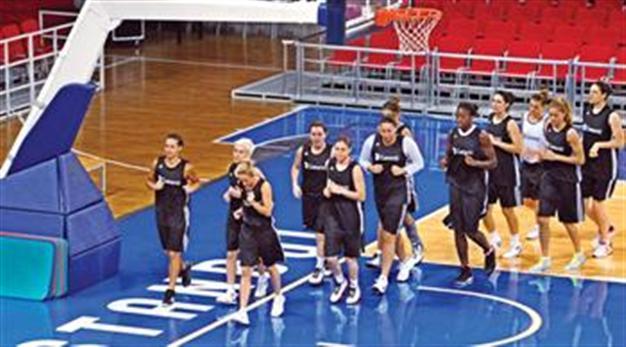 Turkeys girls claim the winning title against Angola