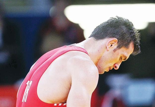 Two matches, two defeats for Turks on mat