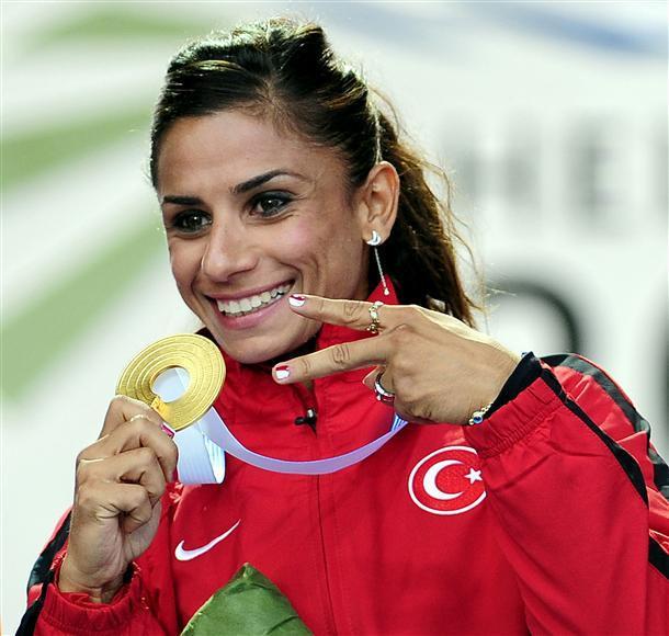 Turkish athlete gets closer to gold in London