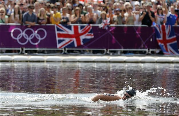 Risztov wins open-water swim thriller at Hyde Park