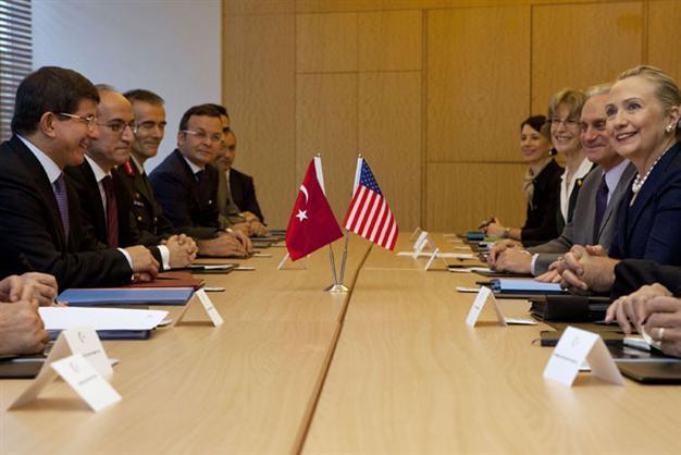 Clinton in Turkey for Syria talks as Aleppo battle rages