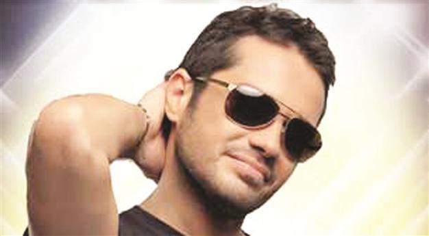 Ozan Doğulu performs in Balıkesir