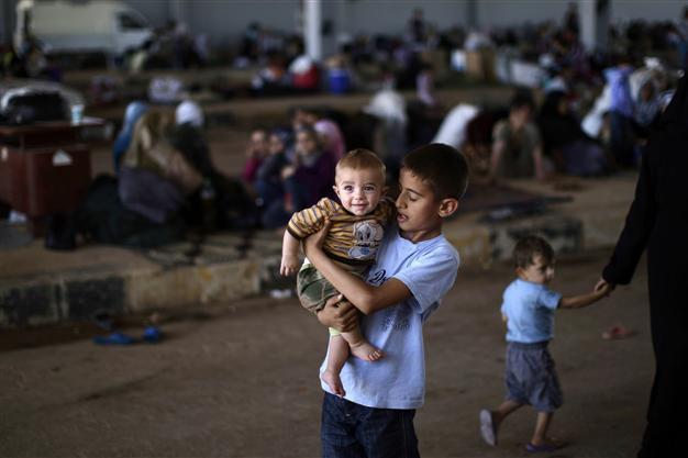 More than 3,500 Syrians flee to Turkey in past 24 hours