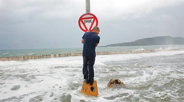 Isaac heads to Florida after Cuba