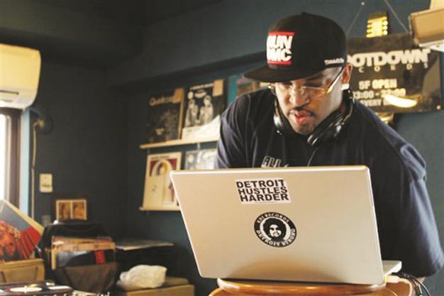 DJ Dez Andres and Kaan Düzarat gather in Muğla