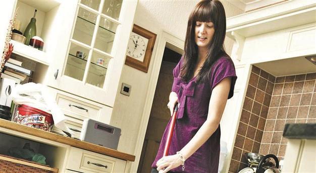 Number of housewives increasing, survey finds