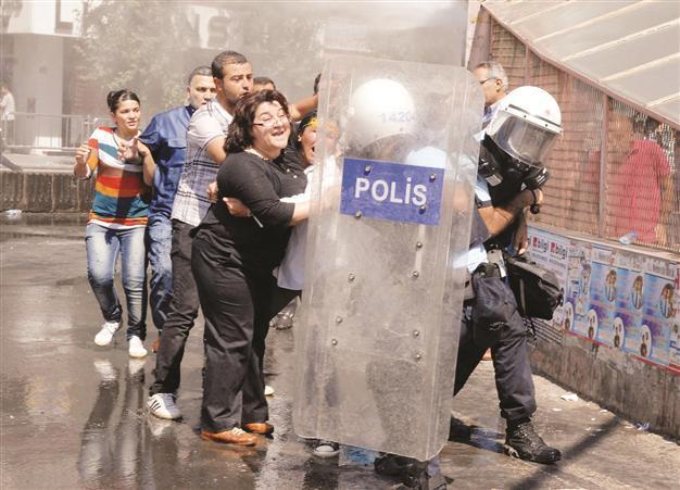 BDP finds no one to hold talks within AKP, Kurdish leader says