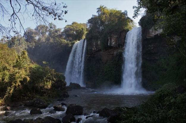 10,000 tourists could face deadly virus