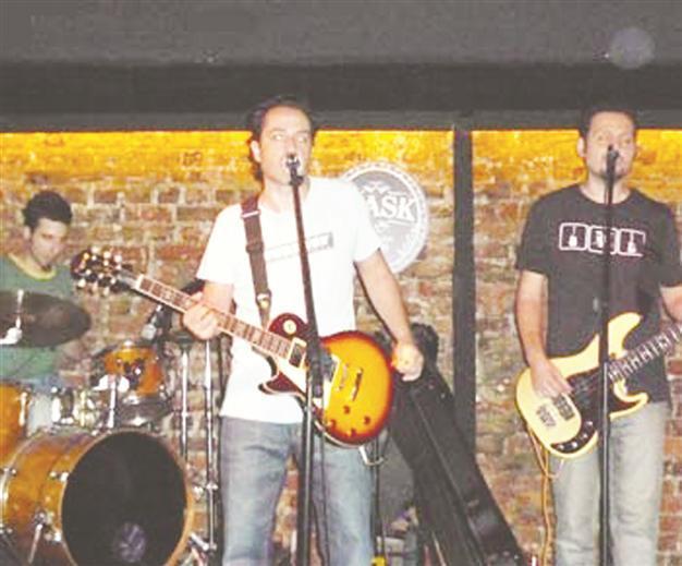 Fake to perform at Mask