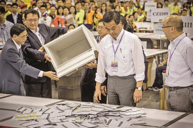 Pro-democrats get crucial edge in Hong Kong vote