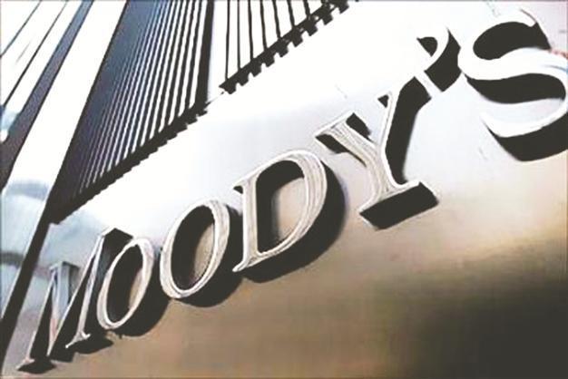 Moody’s could pull down US debt rating