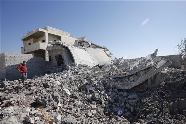 Bombs blow up at security site in Damascus: rebels