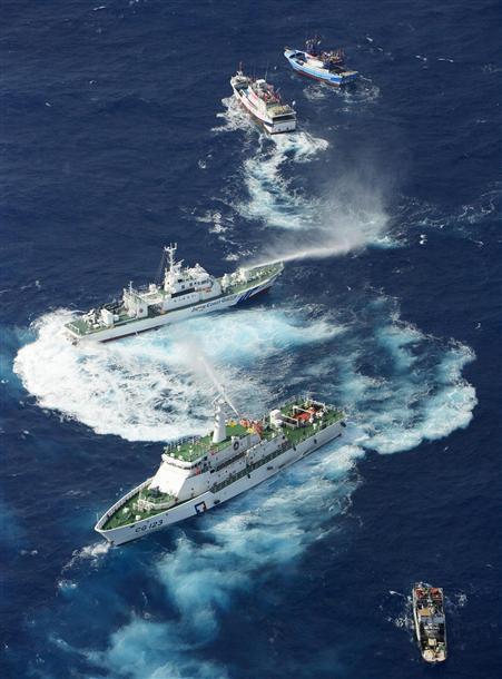 Japan, Taiwan duel with water cannon on islands