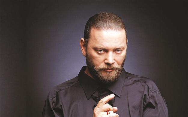 İSKENDER PAYDAŞ TO GIVE İZMİR PERFORMANCE