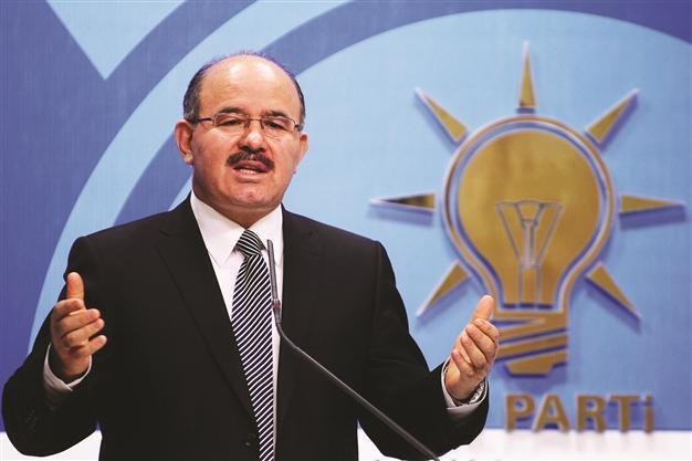 Çelik fires back after CHP leader calls FM ‘an idiot’