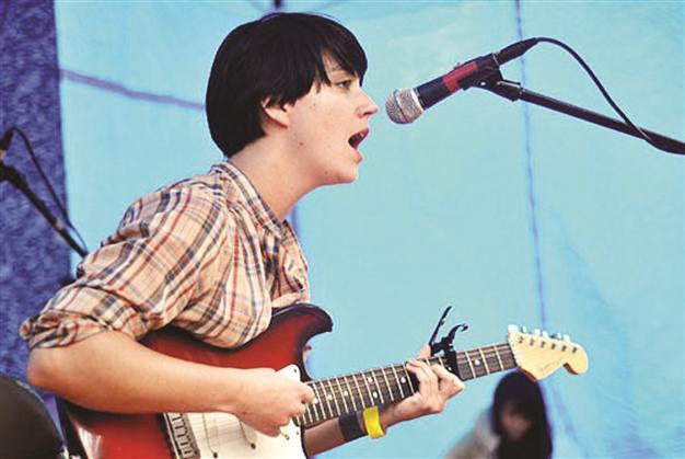 Sharon Van Etten sings in Istanbul