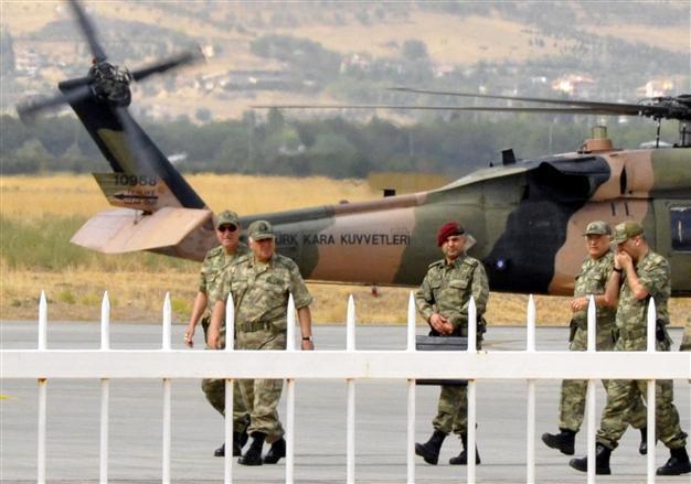 Turkish Chief of General Staff visits Syrian border
