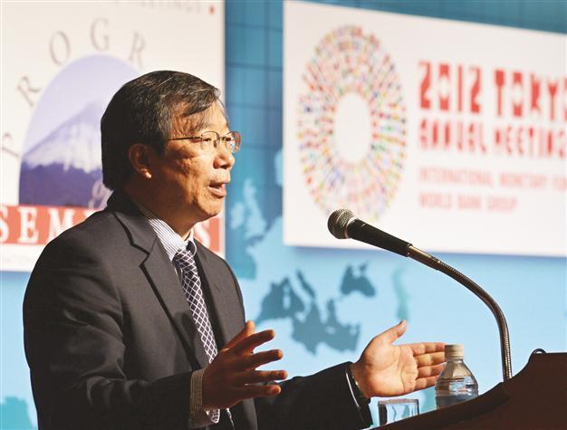 China central bank focus on inflation, not growth