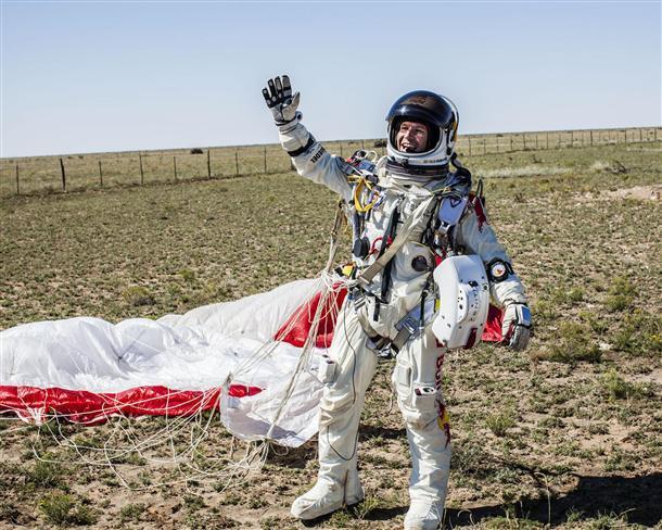 Skydiver lands on Earth after stratosphere jump