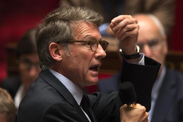 France rejects ministers call for debate on legal cannabis