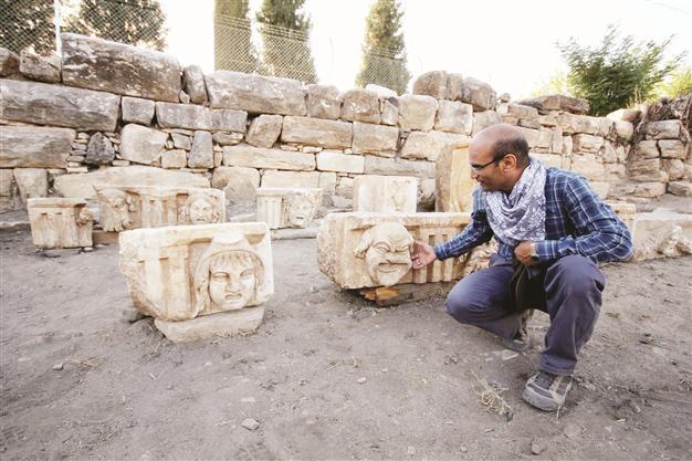 Mythological theater reliefs found in Muğla