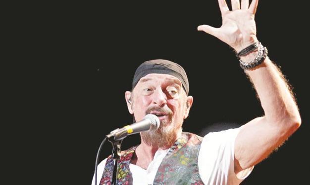 Jethro Tull takes the stage at Küçükçiftlik Park