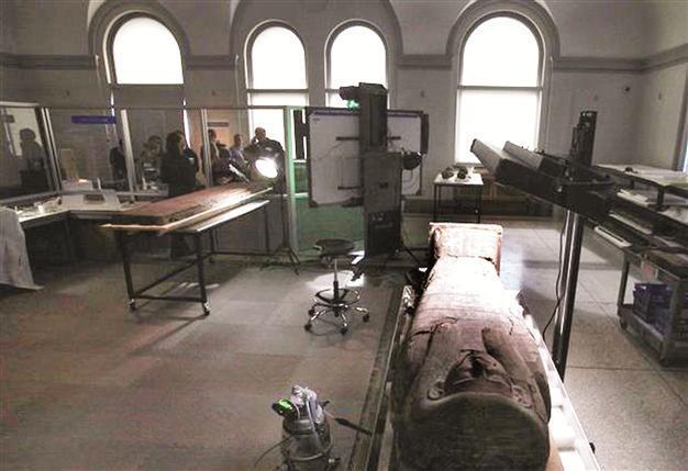 US Museum unwraps mystery of mummies