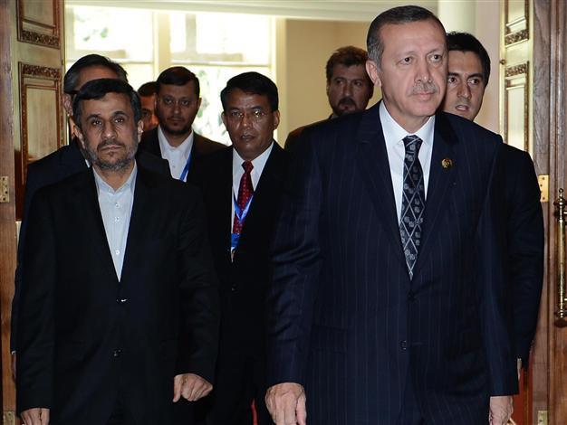 Erdoğan, Ahmadinejad discuss Syria during Bali forum