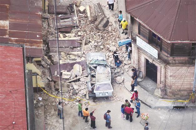Powerful quake kills dozens in Guatemala