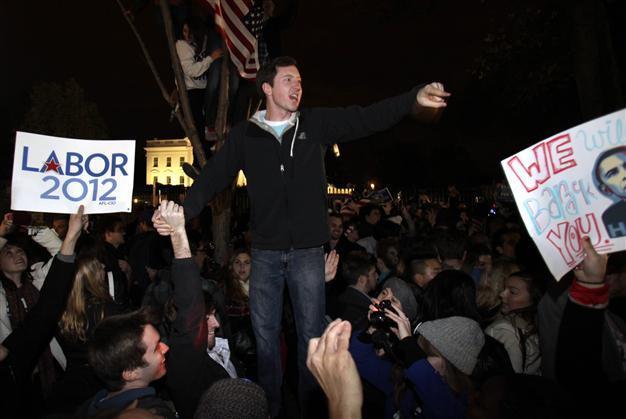 Crowds celebrate Obama victory at White House