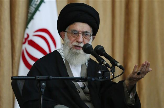 Irans Khamenei halts presidents grilling by parliament