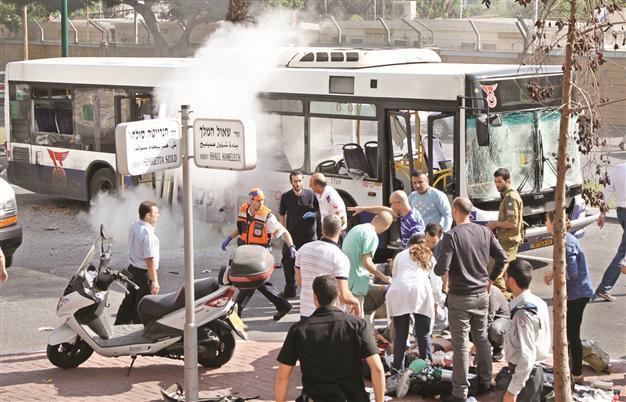 Gaza shuttle diplomacy gives cease-fire signals