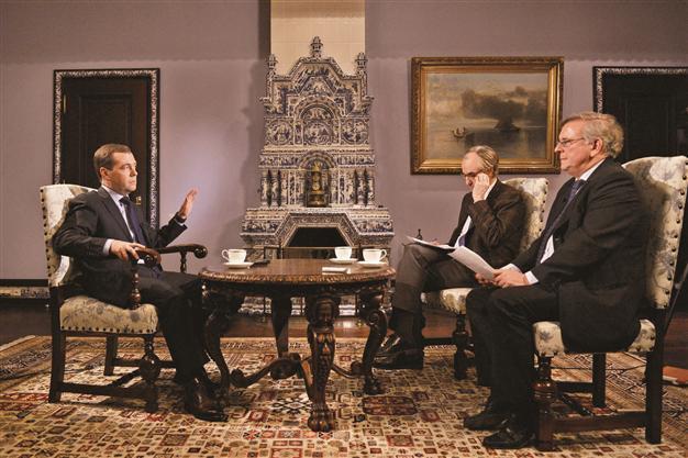 Russia warns, Turkish firms avoid crisis-hit EU