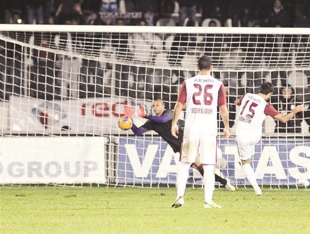 Melo saves penalty, win for Lions