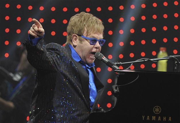 Elton John dedicates Beijing show to dissident Ai Weiwei