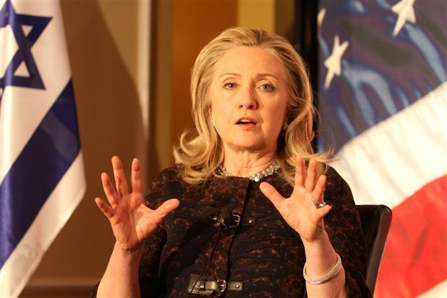 Israeli settlement expansion sets back peace bid: Clinton