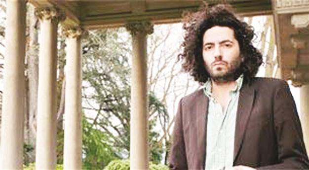 Dan Bejar performs on Salon stage